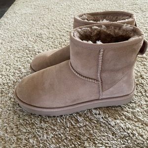 UGG minis.